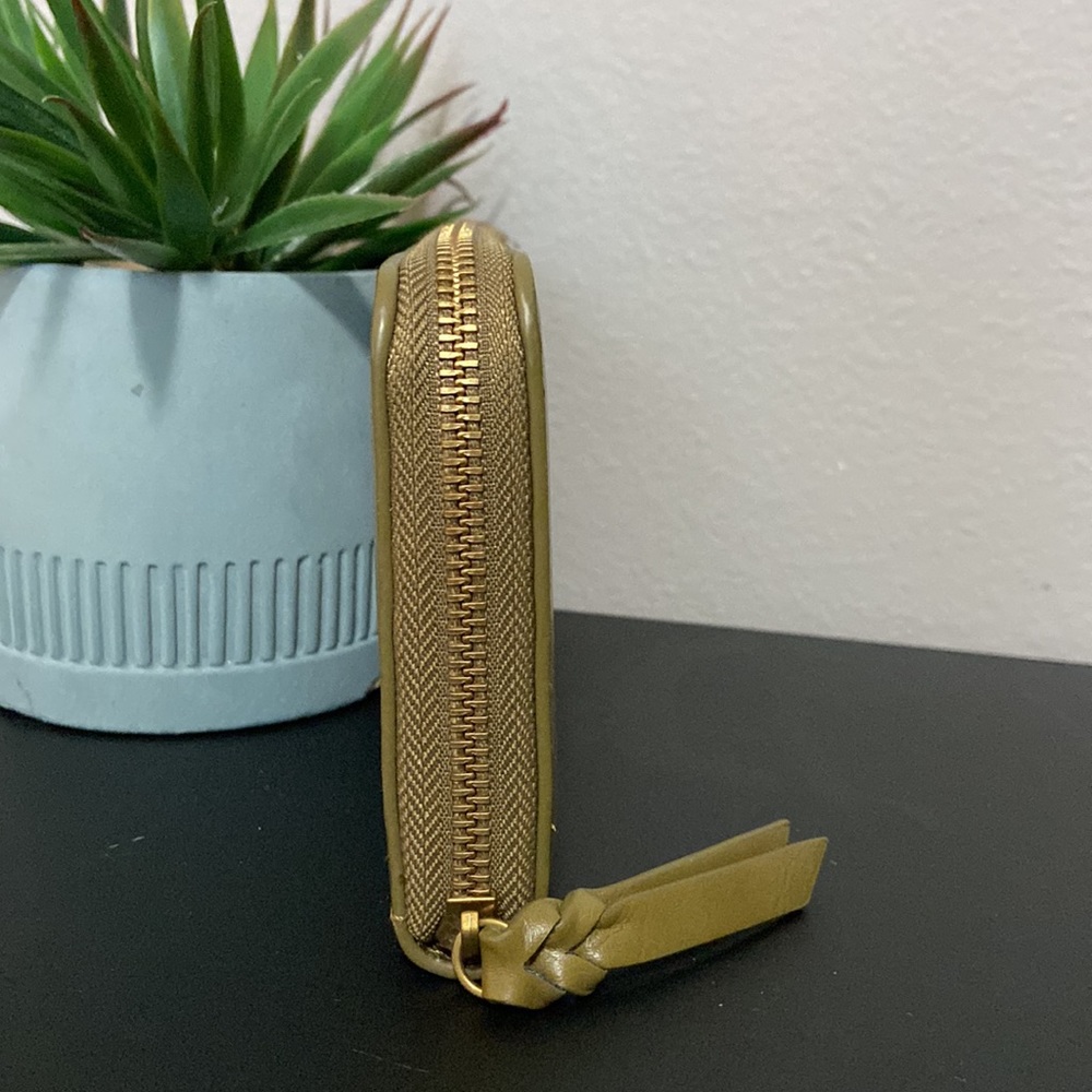 NWOT Universal Treads Olive Green Wallet - Picture 5 of 14